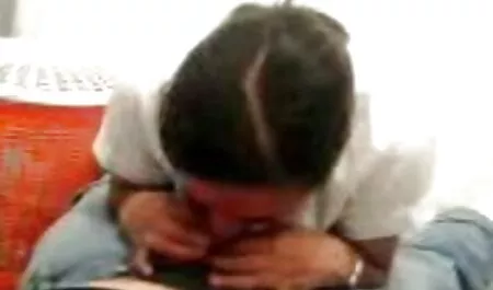Un chico filma porno veteranos a una mujer rusa borracha sexo anal y toma su virginidad en un delicioso culo dulce en cinco segundos