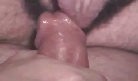 Una joven estrella porno Muy sabe cómo el ejemplo del chico en la cama ella sólo se quita las bragas para revelar su dulce coño es todo el mundo empieza a salivar y él había relleno con una polla videos gratis de veteranas follando llena de su emoción