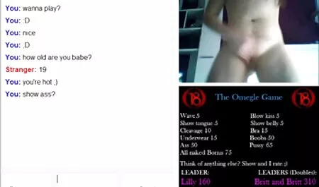 Unrestrained blanco libertino folla la Glamour sexo casero veteranas negro mujer en su afeitado coño