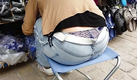 Cogió la pasión de otra persona con tetas naturales, en veteranas culonas follando la primera