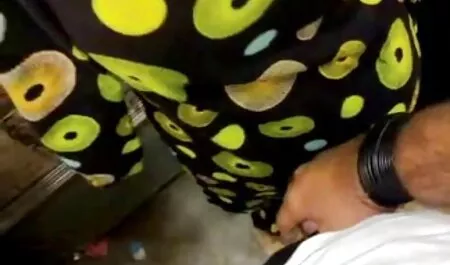 Hermano y hermana no pueden compartir su herencia de ninguna manera y empezar a jurar de nuevo con el abogado y la perra le dejó ver su culo a él, y a veteranas xxxx su vez a él, tomó su polla y follada duro en anal
