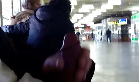 Una madre madura descubrió que videos de veteranas xxx usted de su hijo es virgen y decide enseñarle al chico cómo hacer el amor correctamente con mujeres maduras