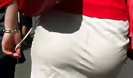 Rubia rusa en medias turquesas, videos xxx de maduras amateur perfecta, masturbándose, acostada en el suelo