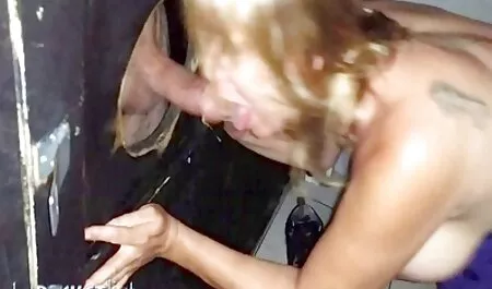 Morena masturbándose la polla del viejo con el culo ver videos de porno de veteranas en su cara