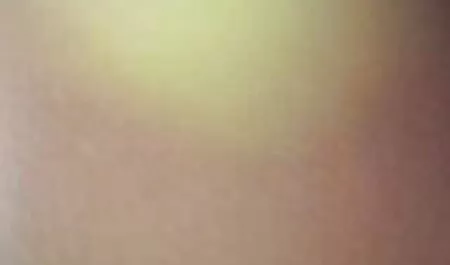 Mamá teniendo divertido con la joven lesbiana veteranas foyando maldito con rubber pollas