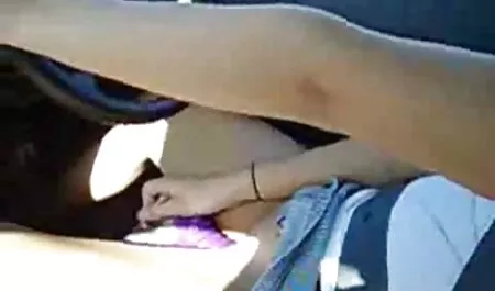 Ginecólogo, al ver los labios de su coño gigante de la paciente, inmediatamente quiso acariciar con los videos pornos amateur de maduras dedos y tirar del clítoris