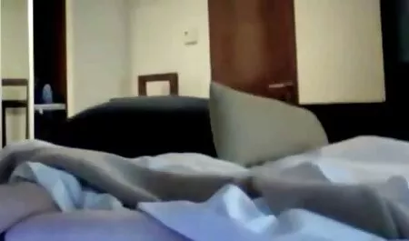 El jefe es la limpieza de la casa después de la propia organización del partido, luego se le ocurrió la idea, tratar de acariciar el clítoris con una aspiradora, y la privacidad en el trabajo, y este tipo fue tomado, ella estaba muy divertida y me quieren grandes pollas en su coño mojado sexo casero con veteranas de ella, y no valdrá la pena. follar a una perra tan