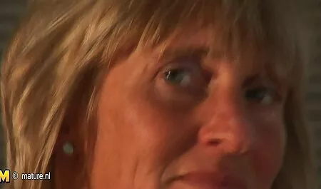Después de un entrenamiento en el gimnasio rubio sigue siendo un trabajo por hacer, y debido a esto, ella necesita un hombre que desarrolle un agujero anal de ella con su grande de él, veteranas fornicando afortunadamente hay una persona y él siempre la aplastó en el culo con la gran salud de él