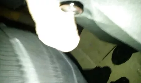 Modelo colombiano en lencería sexy chupando colmillos videos porno de veteranos productores para el papel