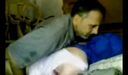 Tetona madura puta coño veteranas cogiendo se pone duro falo masturbación con la mano