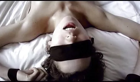 Hermano se volvió caliente, masturbación, hermana con grandes veteranas foyando tetas