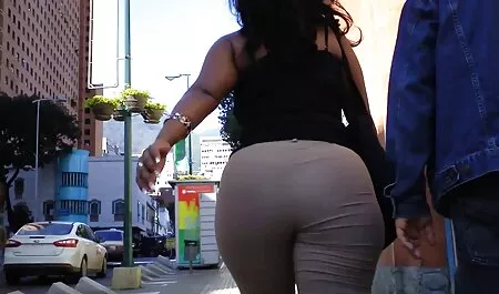 Madura con gafas hace una mamada profunda para su marido veteranas xxxx en el dormitorio