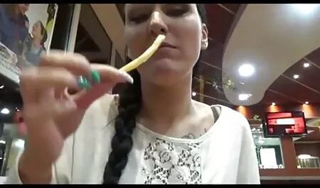 Una jovencita toma su orgasmo vaginal, en lugar de trabajar el pornos caseras maduras