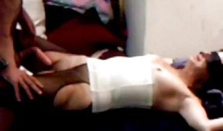 Un hombre que construyó una máquina sexual realmente para su veteranas culiando esposa y sus vecinos la ayudó, pero a ella no le gusta tener sexo con ella, y ama a su vecino anciano en su coño hambriento su sed
