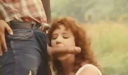 Jugoso ruso chick está emocionado y masaje su coño de su videos de pornos maduras lencería sexy