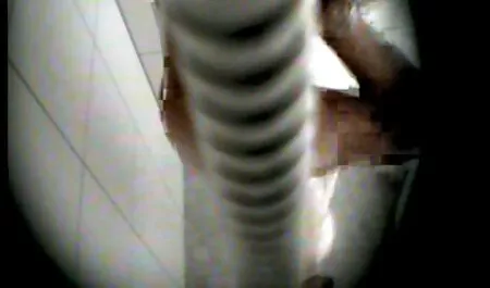 Brutal doble anal y fisting con una mano en el culo, la chica trabajó de manera muy efectiva en el gimnasio, gangbang videos de pornos maduras