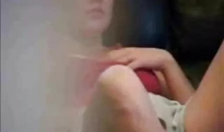 Dos perros videos de veteranas haciendo el amor un delicioso dulce en pantimedias rojas con impaciencia sumergirse en una polla, estaba de pie con labios y coños