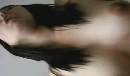 La tenista, negra, atacó la oficina, pero no había nadie excepto su oficina, roja, y les dejó divertirse un poco, que la cogieron brutalmente por dos penetración rápida por la polla gruesa videos pornos de mujeres veteranas en su culo