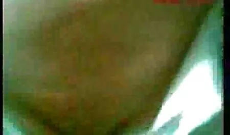 Ébano adolescente veteranas penetradas esclavo consigue salvaje orgasmo de violent handjob