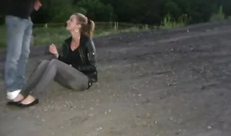 Casero tetona chica masturbándose con la ver veteranas follando consolador en cámara web