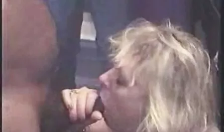 Caliente pornstar Con grande Tetas desnuda y Trazos videos xxx veterana su mojado Coño