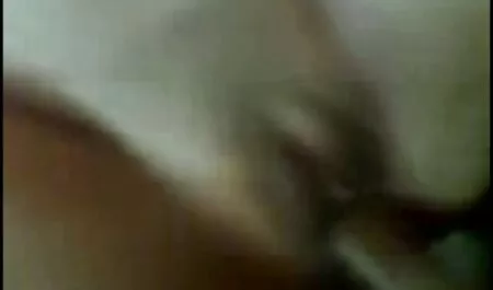 El fontanero llegó tarde para tomar té y el crujido del pecho videos xxx veteranas de la madre es tsala necesita un servicio extra de ella en el trabajo y cuando hizo todo lo que ella lo metió en el dormitorio para follarlo grande y luego lo obligó a follarla tan duro