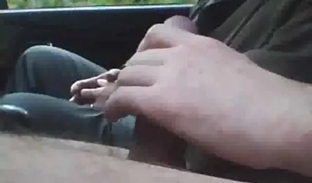 El chico está muy triste porque después de la boda veteranas buenas follando ya no dormirá en una fila de viejos amigos de la novia nuevamente y su novia lo entendió y justo antes de la boda atrajo al violador, para él inolvidable