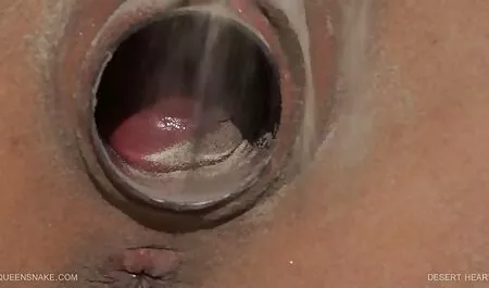 Reloj mulato chica después Favoritos juguetes sexuales anales son una polla grande y fuerte veteranas foyando en el culo, anal duro