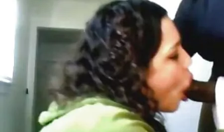 Una madura mamá durante mucho tiempo decidió encantador joven amigo de su hija, salvaje veteranas folando lesbianas frotar coños