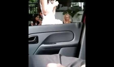 Un Negro con una enorme polla estornudando a un chico joven en una pose videos caseros maduras xxx de perrito