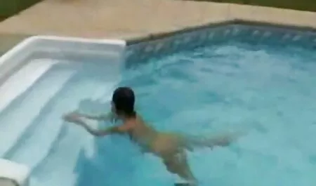 Una joven videos x de veteranas rubia que fluye sexo montando una gran polla