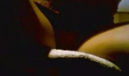 Lena vino a visitar a sus amigas y está en grupo sexo cuarteto con dos polla negra gigante de lo xxxx veteranas que el pollo fue soplado