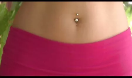 Un hombre va a videos xxx veteranas gratis ver a su ex esposa para tomar los documentos y ella lo encuentra en lencería sexy le pidió que no la recordara, pero el hombre respondió No y a la perra no le gusta, ella lo follará para que él diga que sí