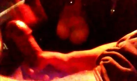 Guy sigue cómo las chicas aprenden a bailar y una de ellas no usa bragas e inmediatamente comenzó a follarla, sin darse sexo con veteranas casero cuenta de su hermana