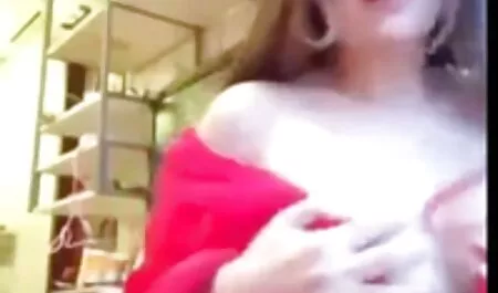 Una chica joven no permite que una mujer madura descanse y sexo casero veteranas requiere sexo lésbico