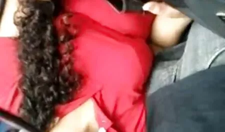Una chica con tetas naturales la hace cómoda acariciando su vagina y un hombre entró, lamiendo el coño, ligeramente peludo de ella después de Cooney, ella sexo casero con veteranas misma puso el pene en un coño descuidado