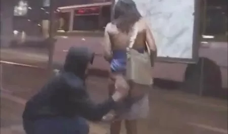 Morena se sentía cansada con la norma en todo y quiere cambiar completamente su vida, y tal veteranas folladoras vez vale la pena comenzar con el sexo con su novio con el sexo ahora solo tendrá sexo duro y anal desde la parte posterior y el chico debería comenzar, especialmente porque no la había jodido durante mucho tiempo, o más bien después de no más, pero