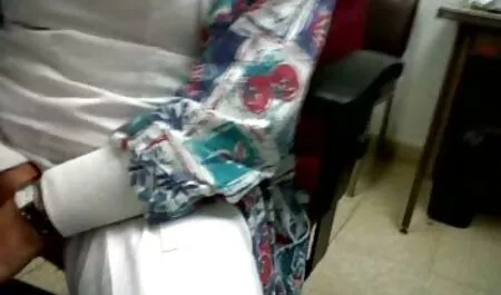 Mujer xxx veteranas amateur madura de más de 50 años y el coño lleno de ella vino a jugar en las películas porno por primera vez