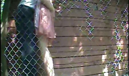 Rubia muñeca folla su apretado falo y veteranas follonas obtener un gran orgasmo