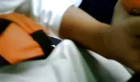 Pornstar, veteranas buenas follando hermosa, decidió recordar su juventud y el sexo anal y se encontró un hombre adecuado, que era un muy fuerte arreglarla en el anal esta perra enjuagar un colon y gritó de alegría