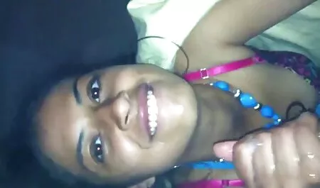 Tetona instructores de tenis videos de sexo de veteranas permitió a su joven estudiante a libra su gran culo