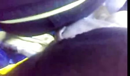 Una chica con tetas pequeñas culo del chico y me considera tetonas veteranas infierno