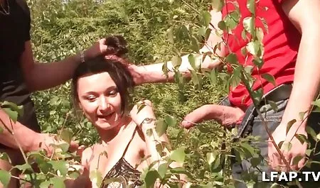 Joven coqueteando veteranas videos xxx apasionadamente un hombre adulto
